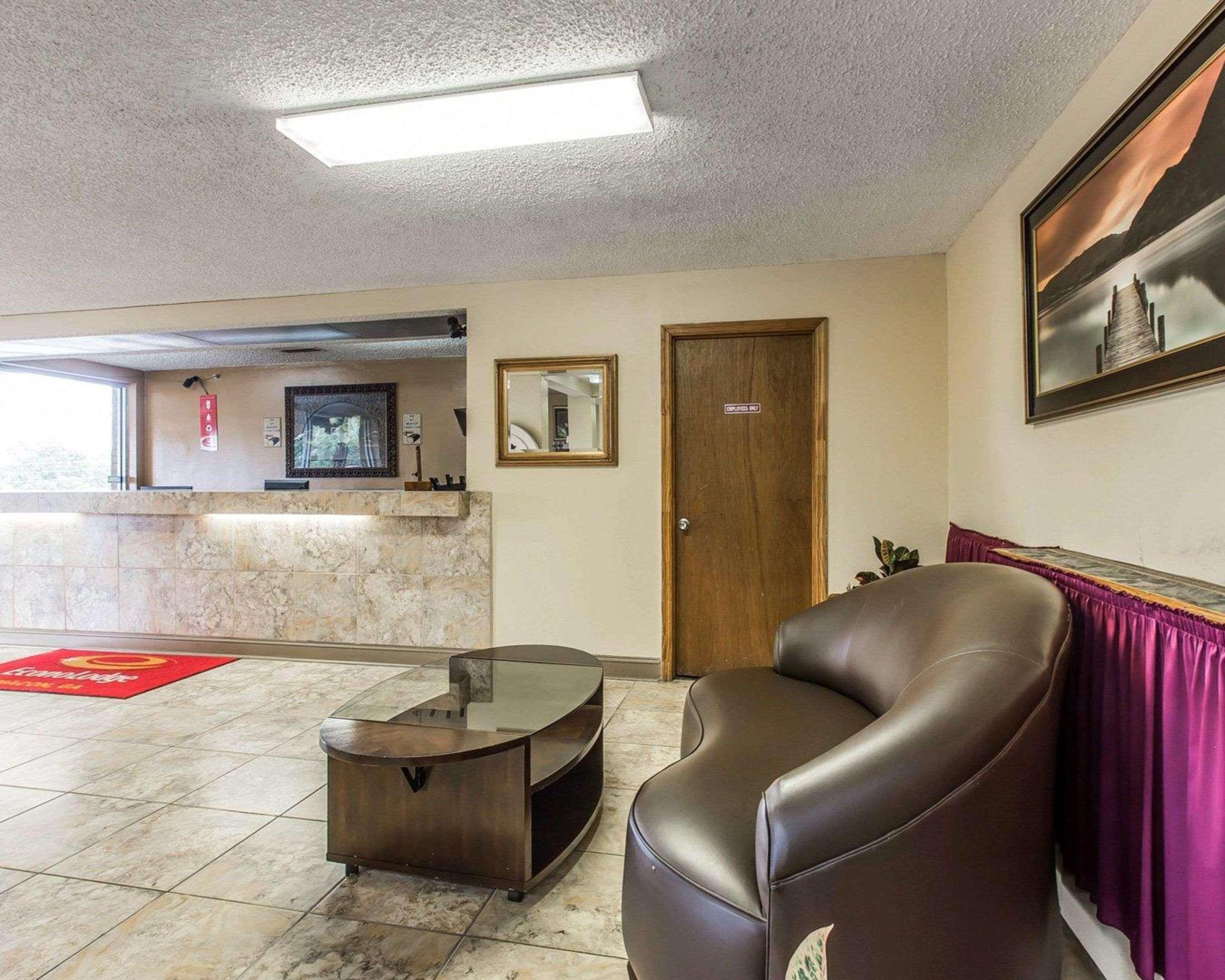 Econo Lodge Macon Exterior photo