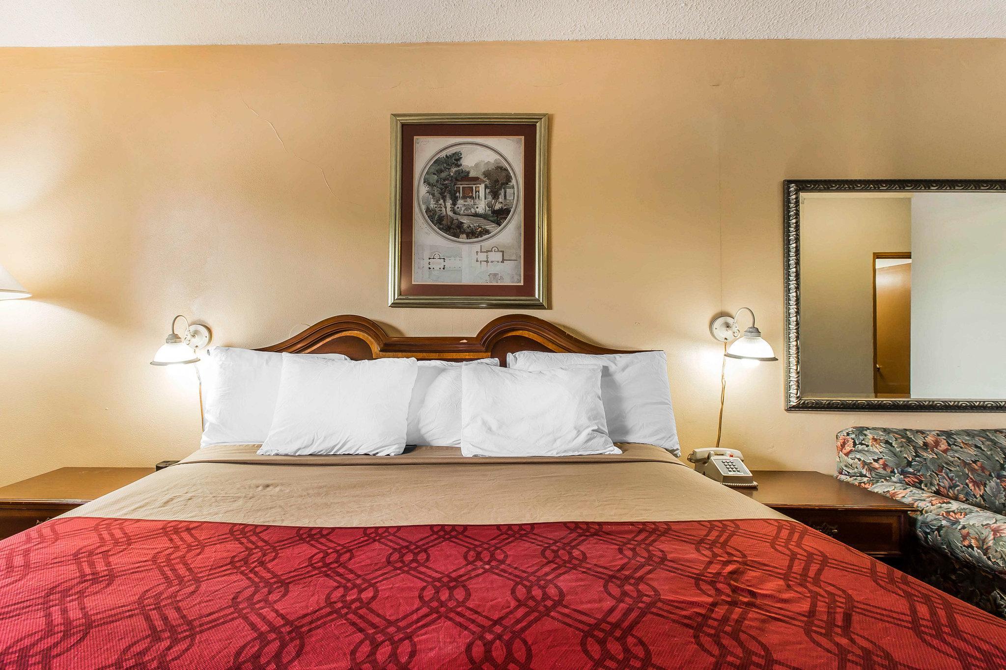 Econo Lodge Macon Exterior photo